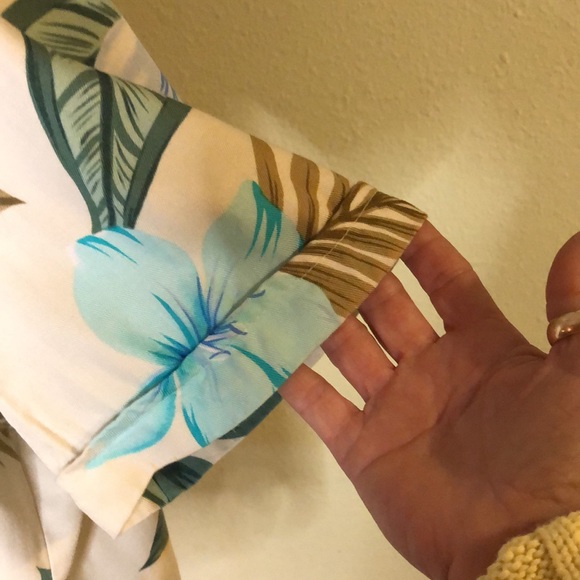 Jamaica Bay Floral Top - Picture 4 of 10